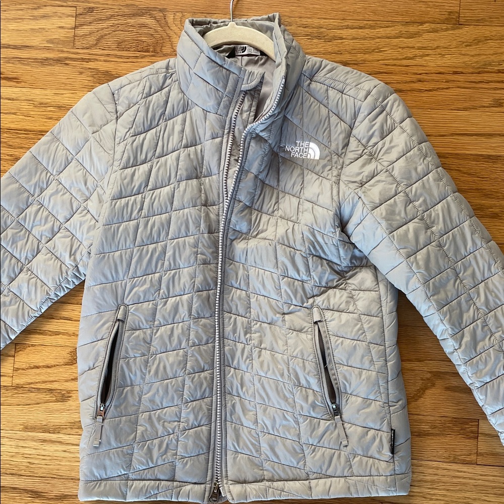 The North Face Light Gray Puffer Jacket size M 10/12